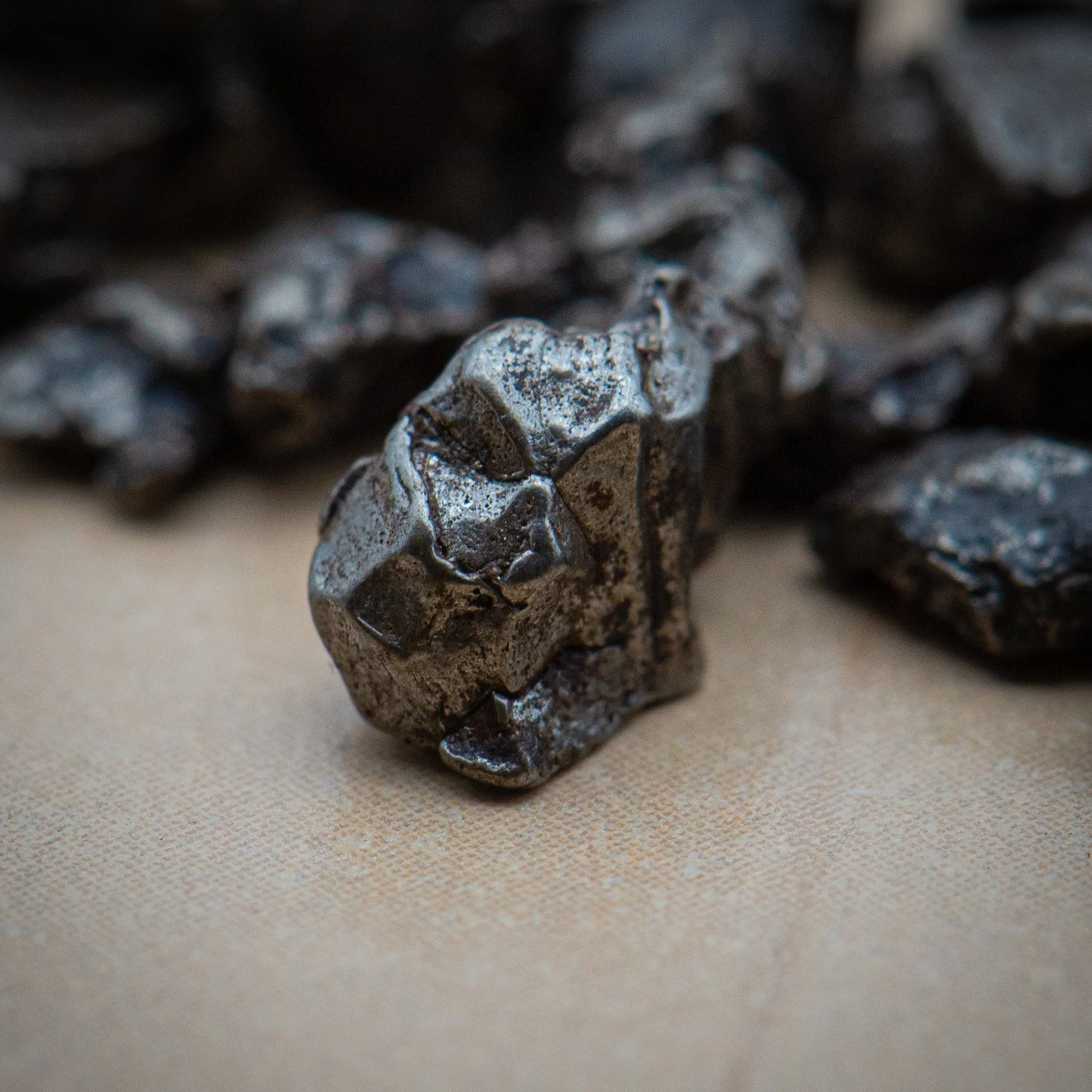 Campo del Cielo Meteorite - Riker Glass Display Case - Image 4